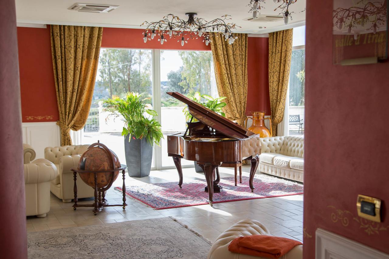 Hotel Madonna Delle Grazie Ceglie Messapica Εξωτερικό φωτογραφία
