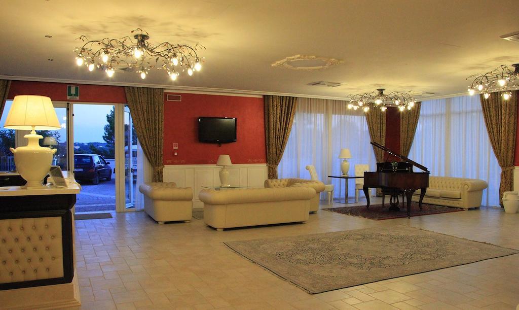 Hotel Madonna Delle Grazie Ceglie Messapica Εξωτερικό φωτογραφία